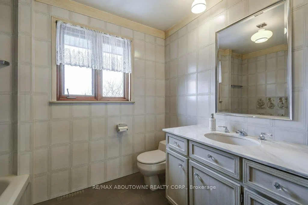 Photo 15 of 17 Duffield Road, Etobicoke, Willowridge-Martingrove-Richview — HOMEH