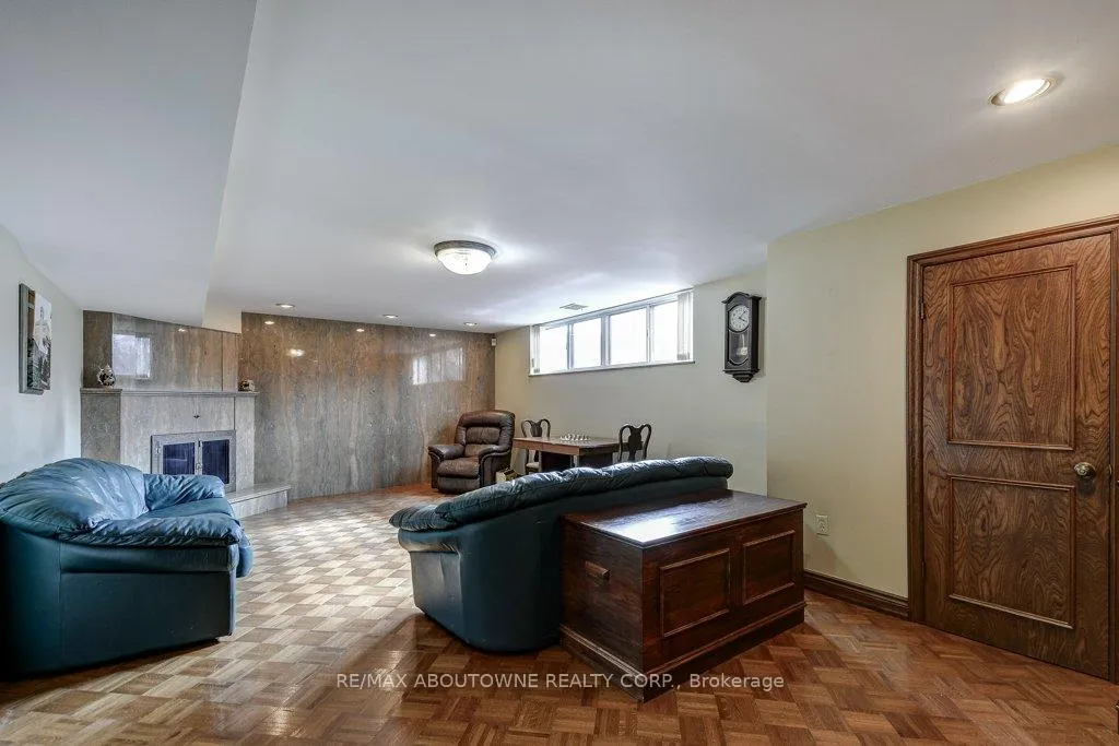 Photo 18 of 17 Duffield Road, Etobicoke, Willowridge-Martingrove-Richview — HOMEH