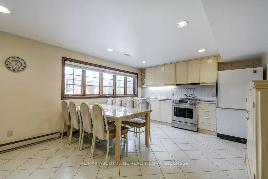Photo 19 of 17 Duffield Road, Etobicoke, Willowridge-Martingrove-Richview — HOMEH
