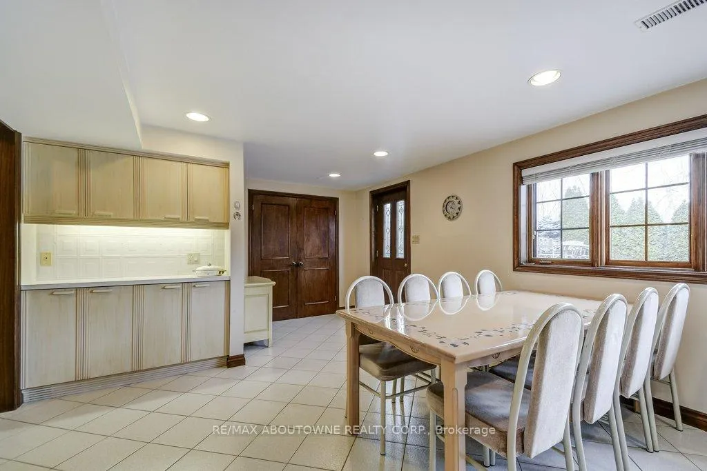 Photo 20 of 17 Duffield Road, Etobicoke, Willowridge-Martingrove-Richview — HOMEH