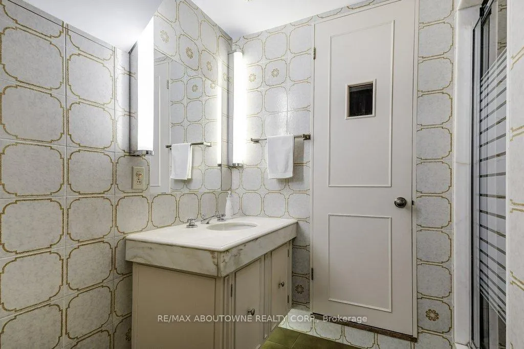 Photo 23 of 17 Duffield Road, Etobicoke, Willowridge-Martingrove-Richview — HOMEH
