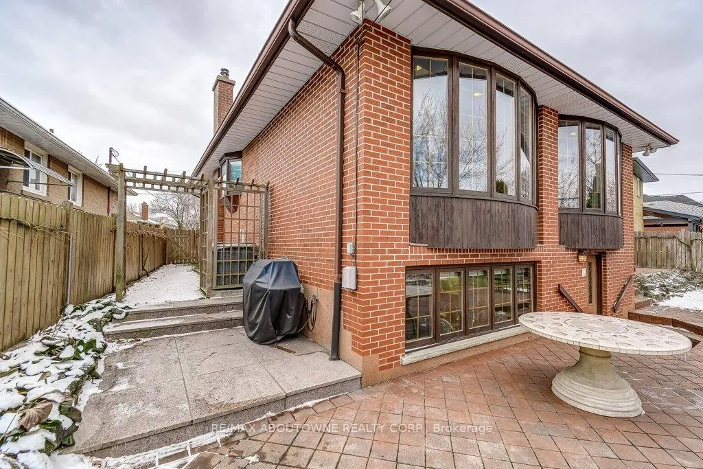 Photo 27 of 17 Duffield Road, Etobicoke, Willowridge-Martingrove-Richview — HOMEH
