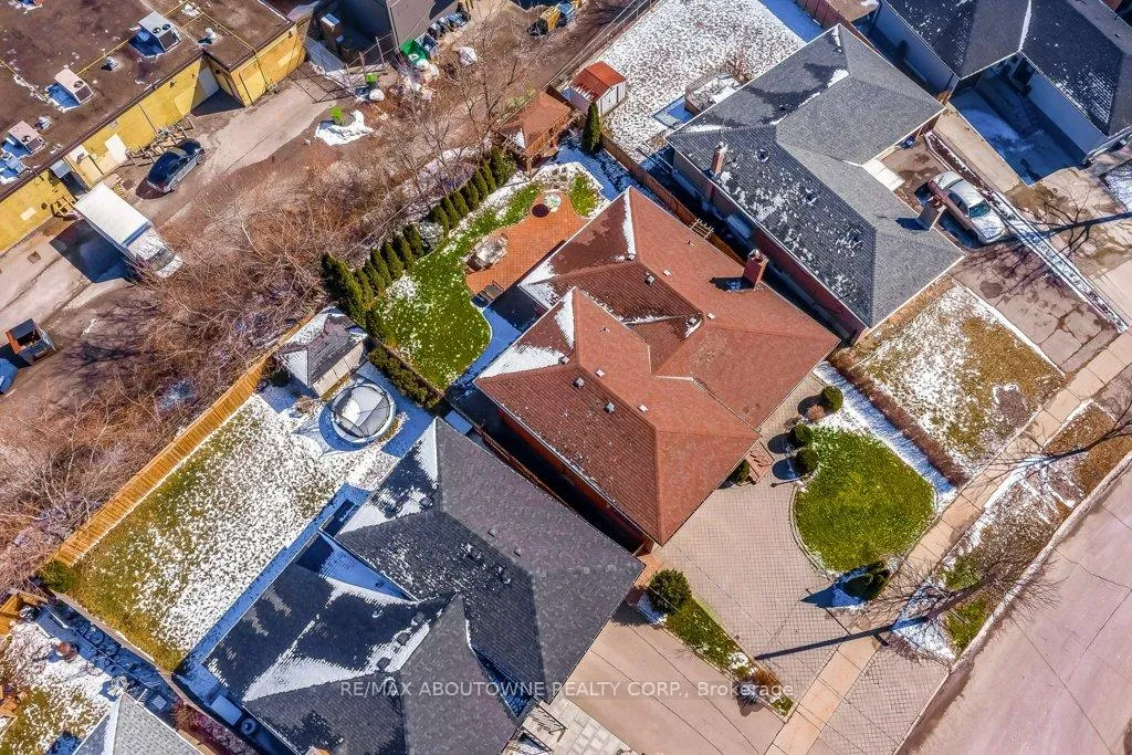 Photo 32 of 17 Duffield Road, Etobicoke, Willowridge-Martingrove-Richview — HOMEH