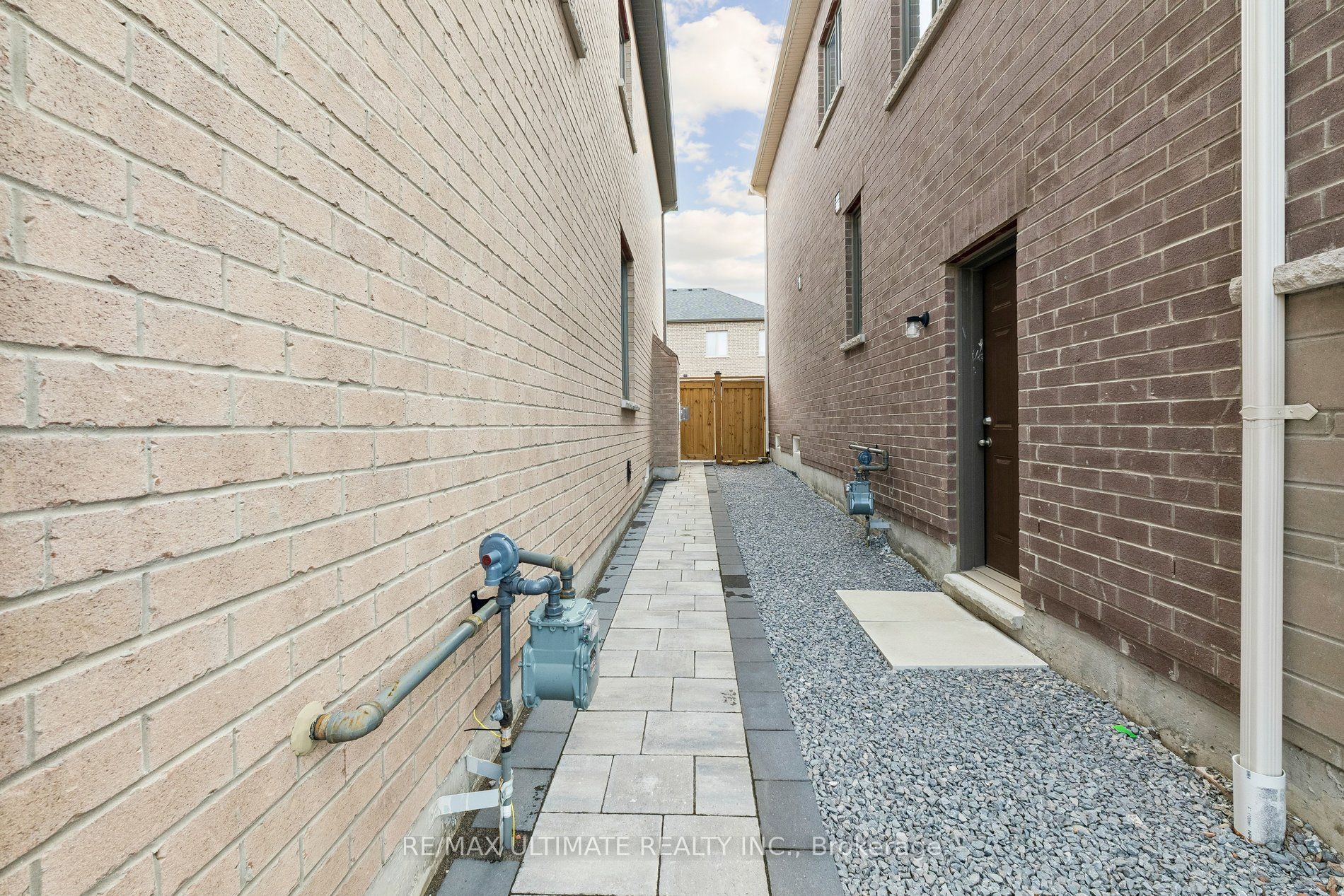Photo 41 of 61 Ogston Crescent, Whitby, Rural Whitby — HOMEH