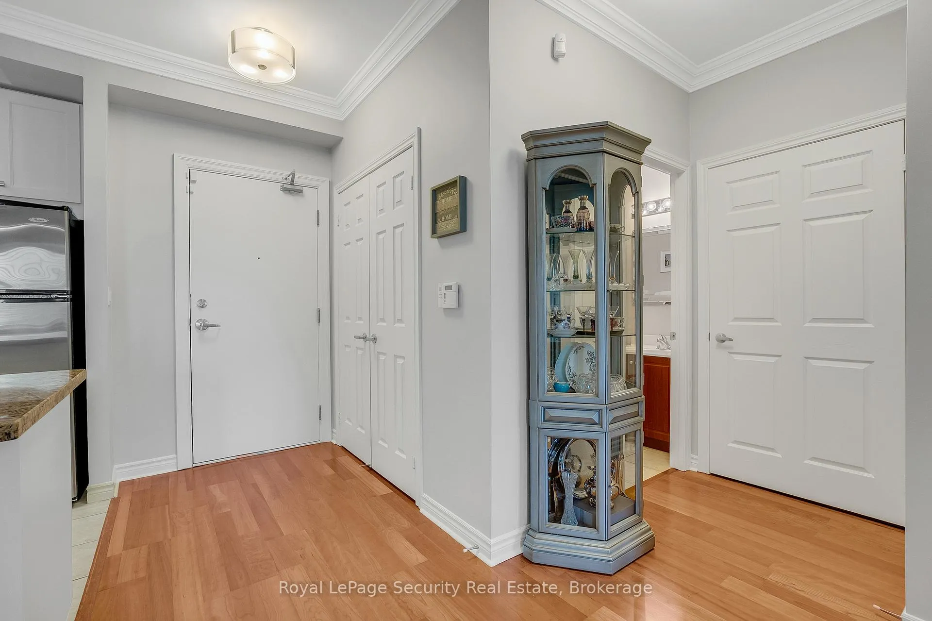 Photo 5 of Unit 209, 4620 Highway 7, Vaughan, East Woodbridge — HOMEH