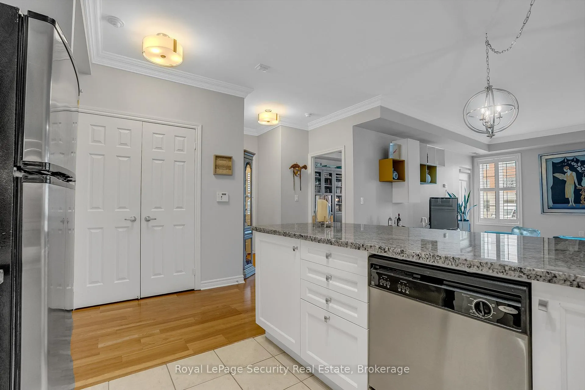 Photo 10 of Unit 209, 4620 Highway 7, Vaughan, East Woodbridge — HOMEH