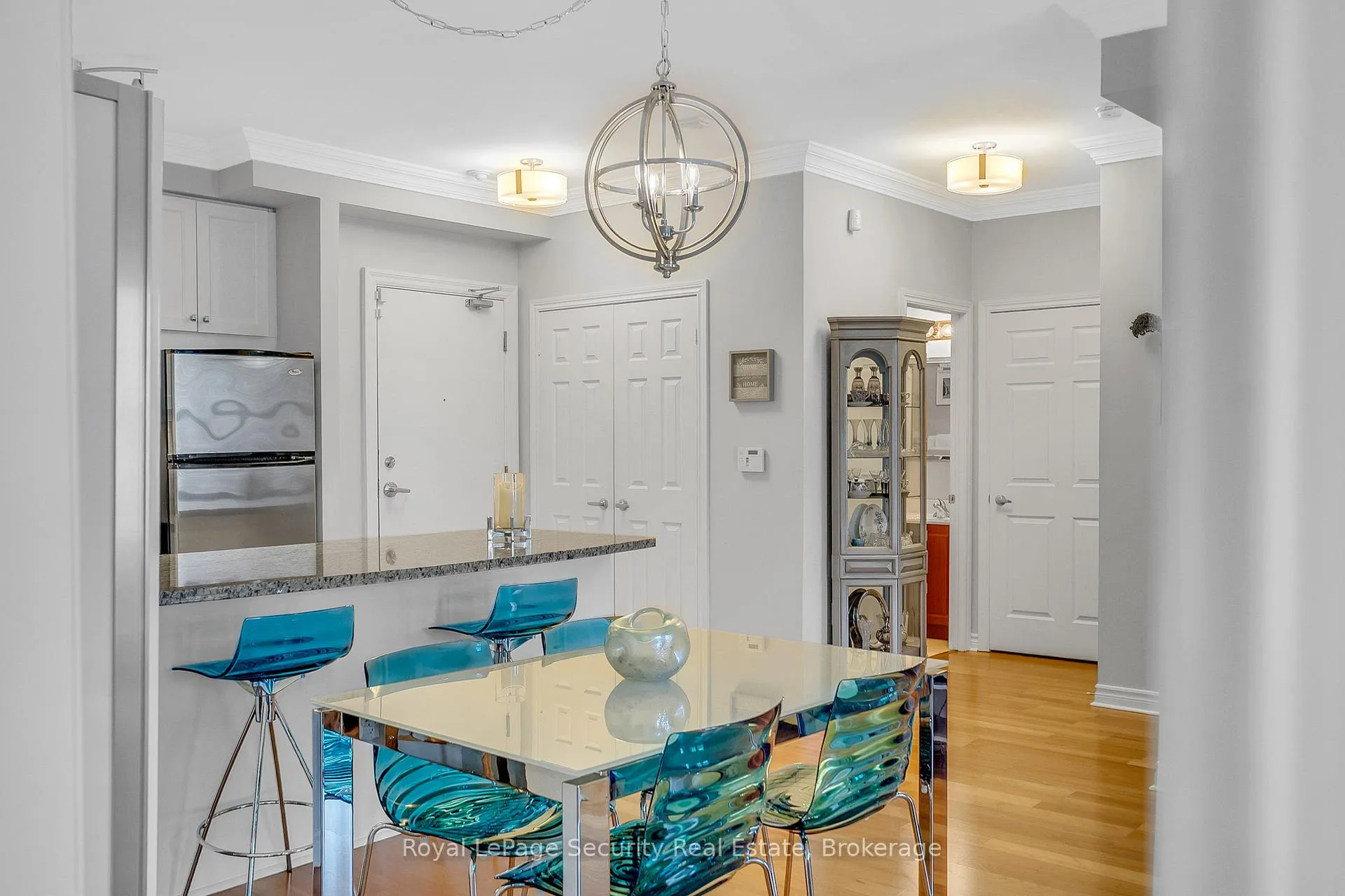 Photo 11 of Unit 209, 4620 Highway 7, Vaughan, East Woodbridge — HOMEH