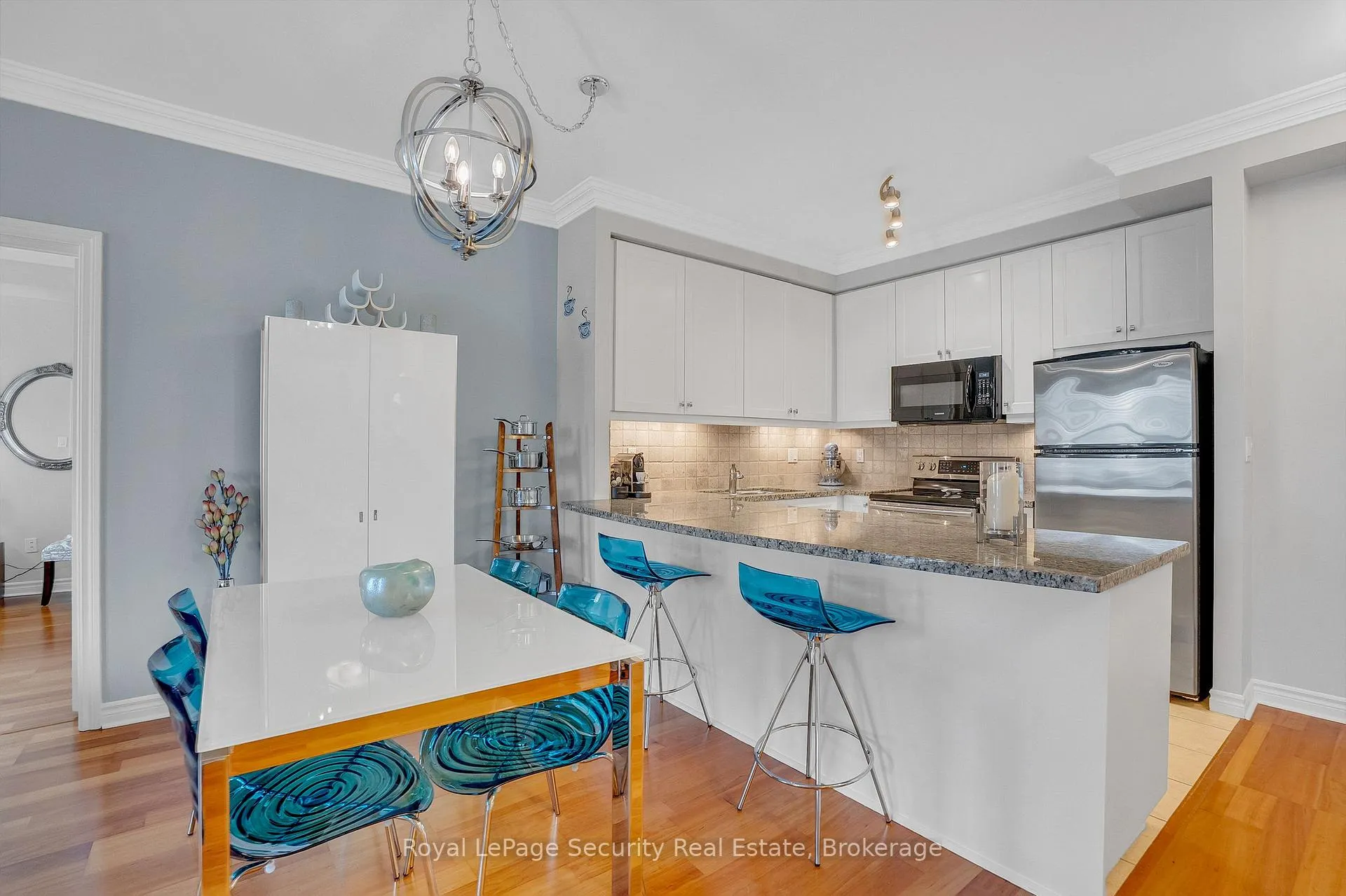 Photo 15 of Unit 209, 4620 Highway 7, Vaughan, East Woodbridge — HOMEH