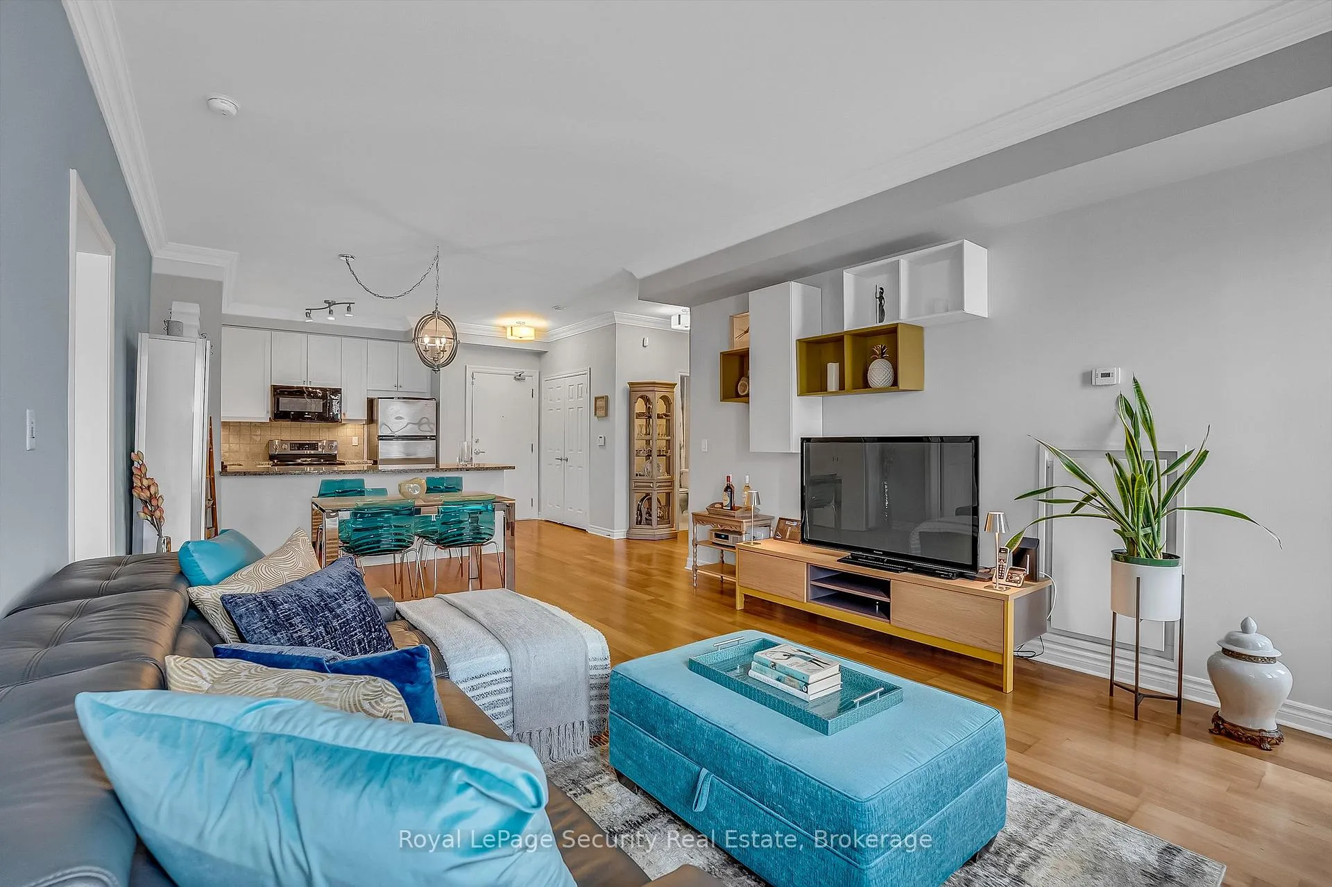 Photo 19 of Unit 209, 4620 Highway 7, Vaughan, East Woodbridge — HOMEH