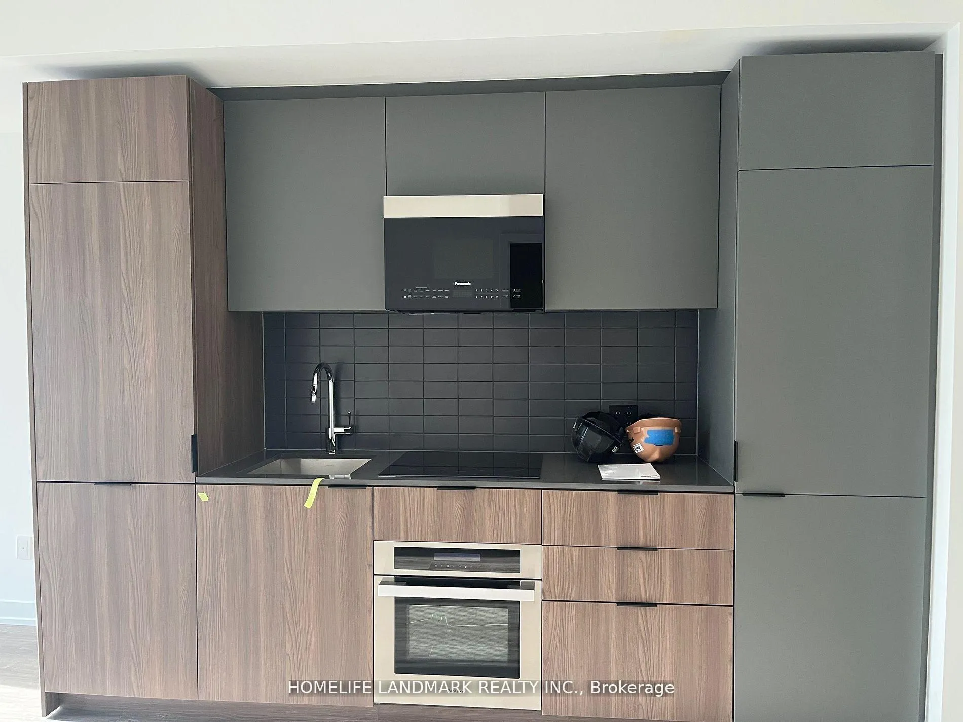 Photo 2 of Unit 318, 28 Eastern Avenue, Toronto, Moss Park — HOMEH