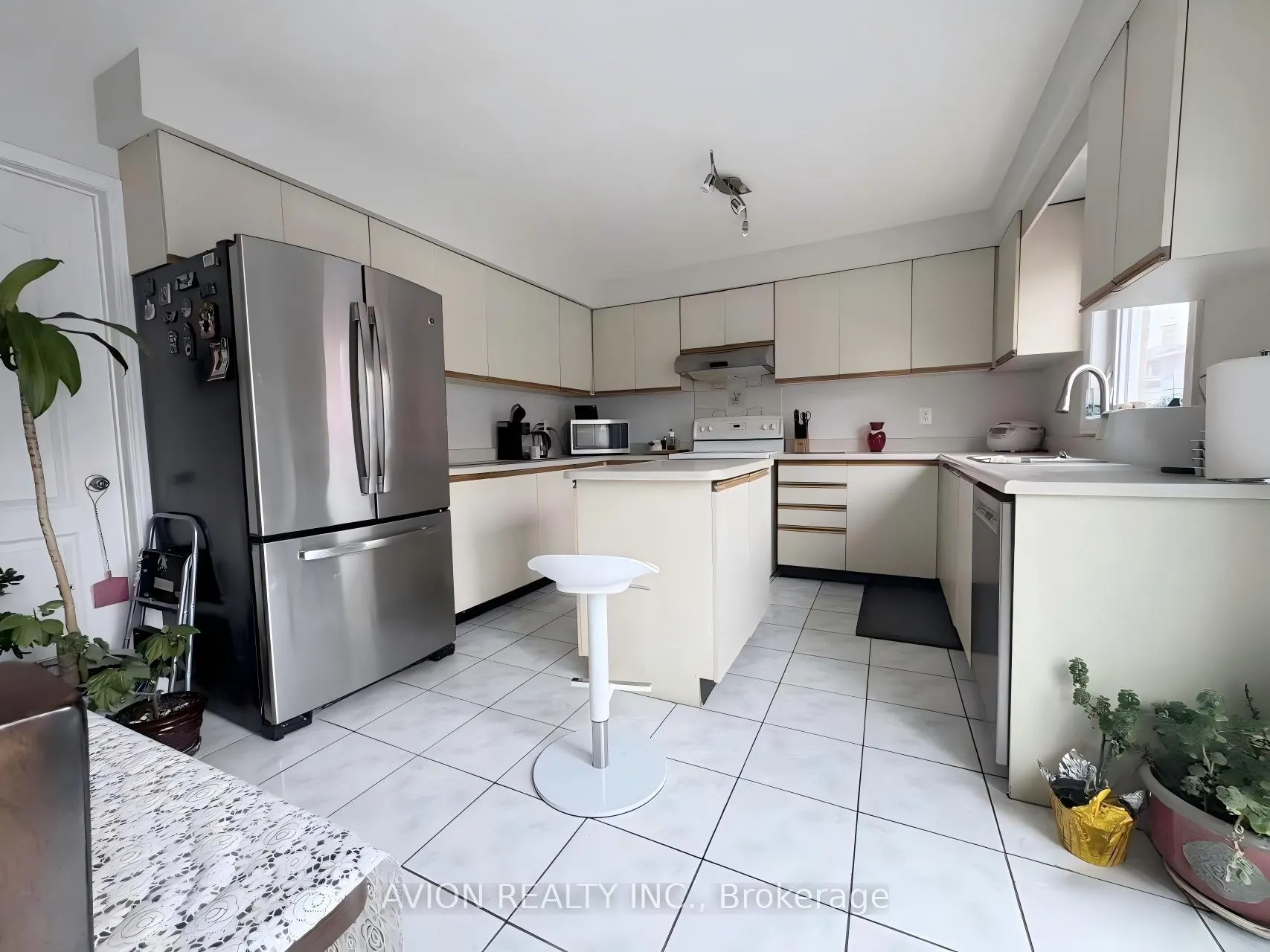 Photo 4 of 373 Conley Street, Vaughan, Lakeview Estates — HOMEH