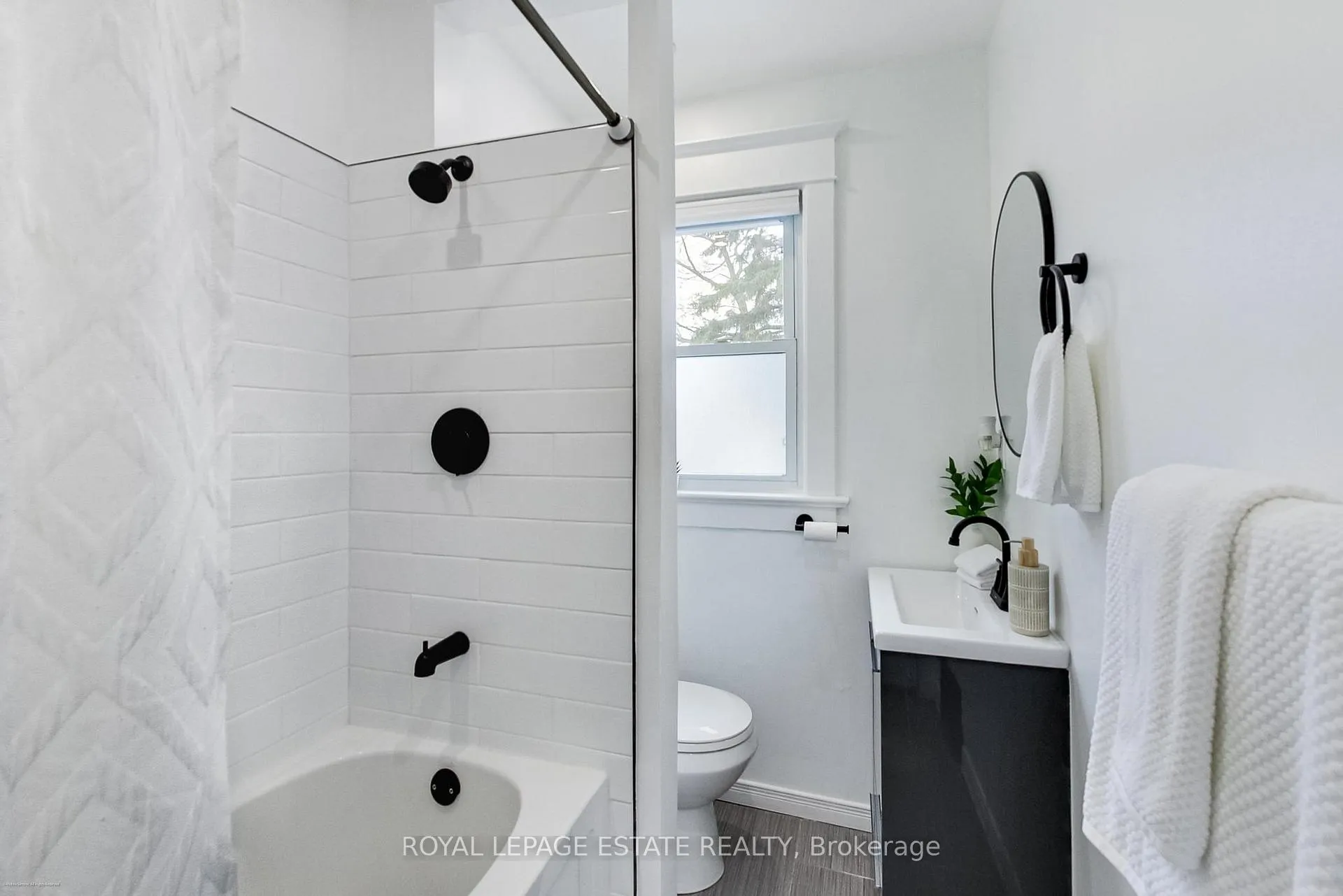 Photo 23 of 344 Springdale Boulevard, Toronto, Danforth Village-East York — HOMEH
