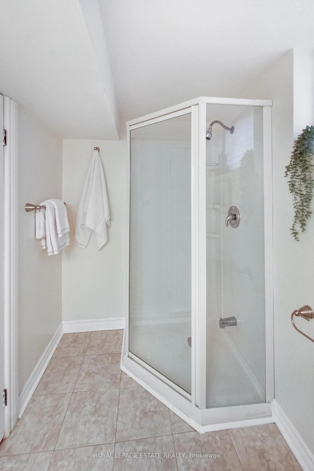 Photo 30 of 344 Springdale Boulevard, Toronto, Danforth Village-East York — HOMEH