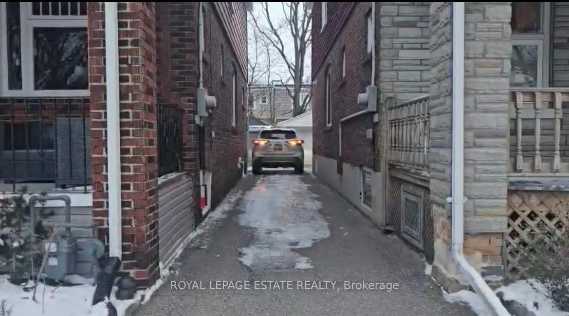 Photo 34 of 344 Springdale Boulevard, Toronto, Danforth Village-East York — HOMEH