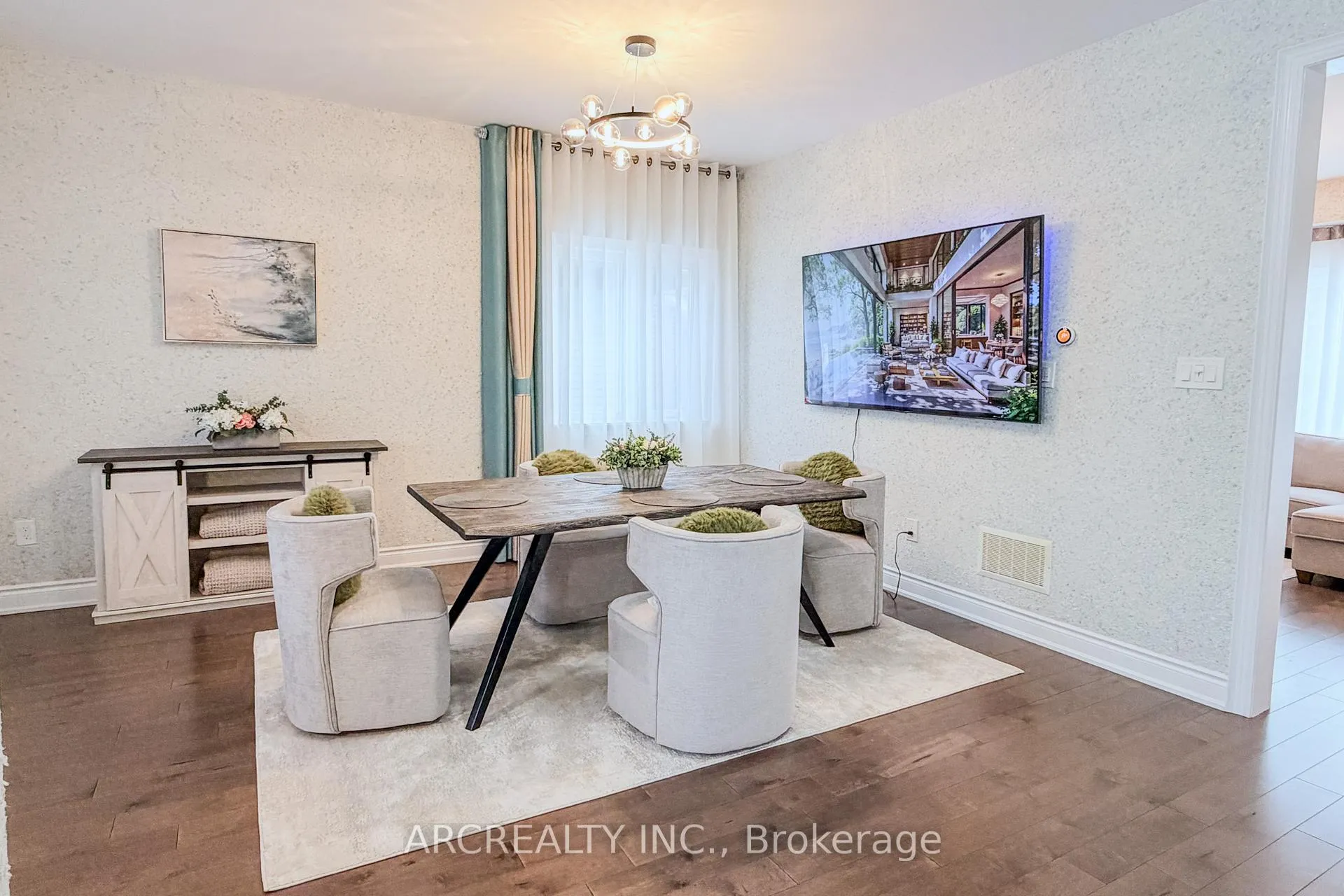 Photo 4 of 51 Landscape Drive, Oro-Medonte, Horseshoe Valley — HOMEH