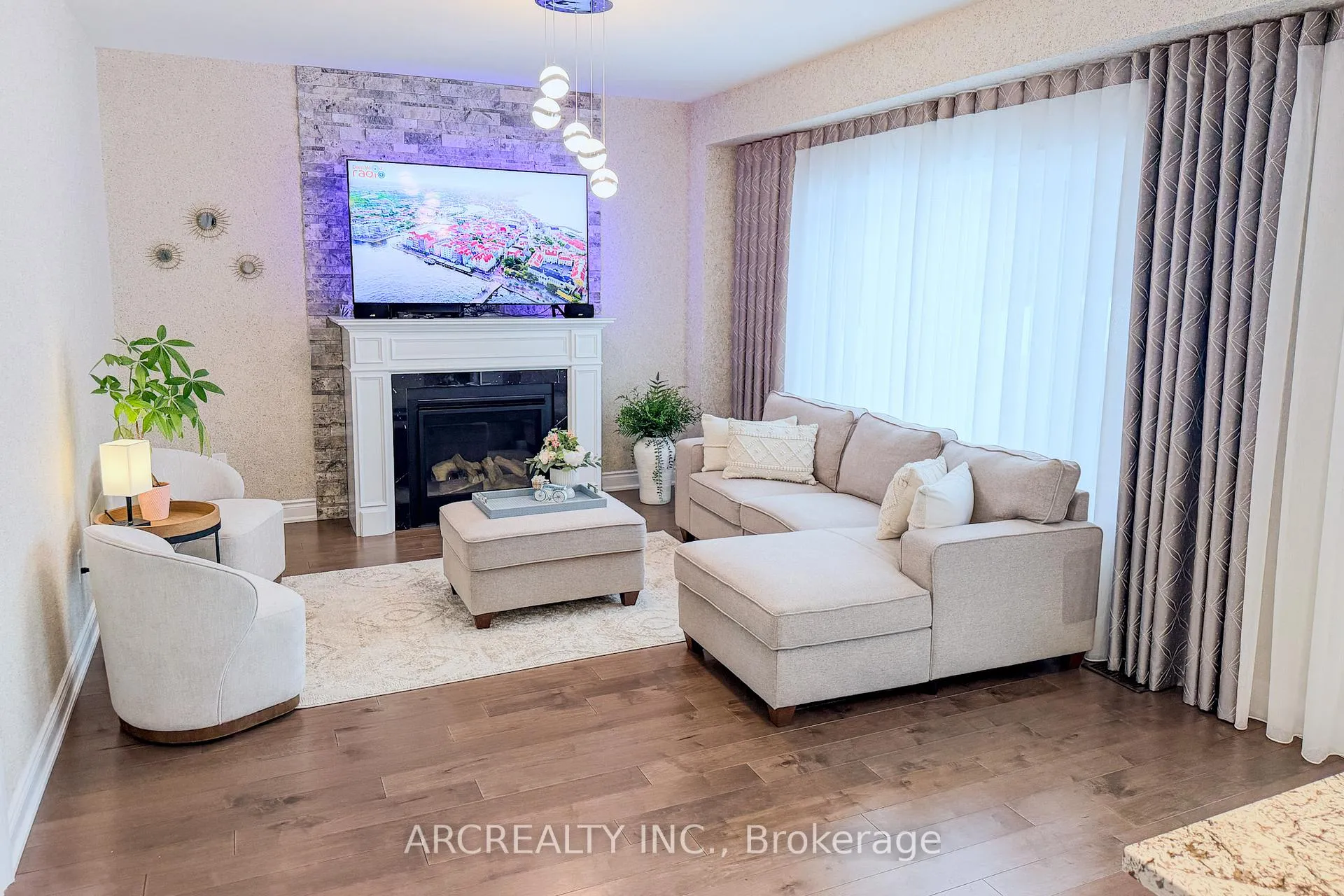 Photo 5 of 51 Landscape Drive, Oro-Medonte, Horseshoe Valley — HOMEH