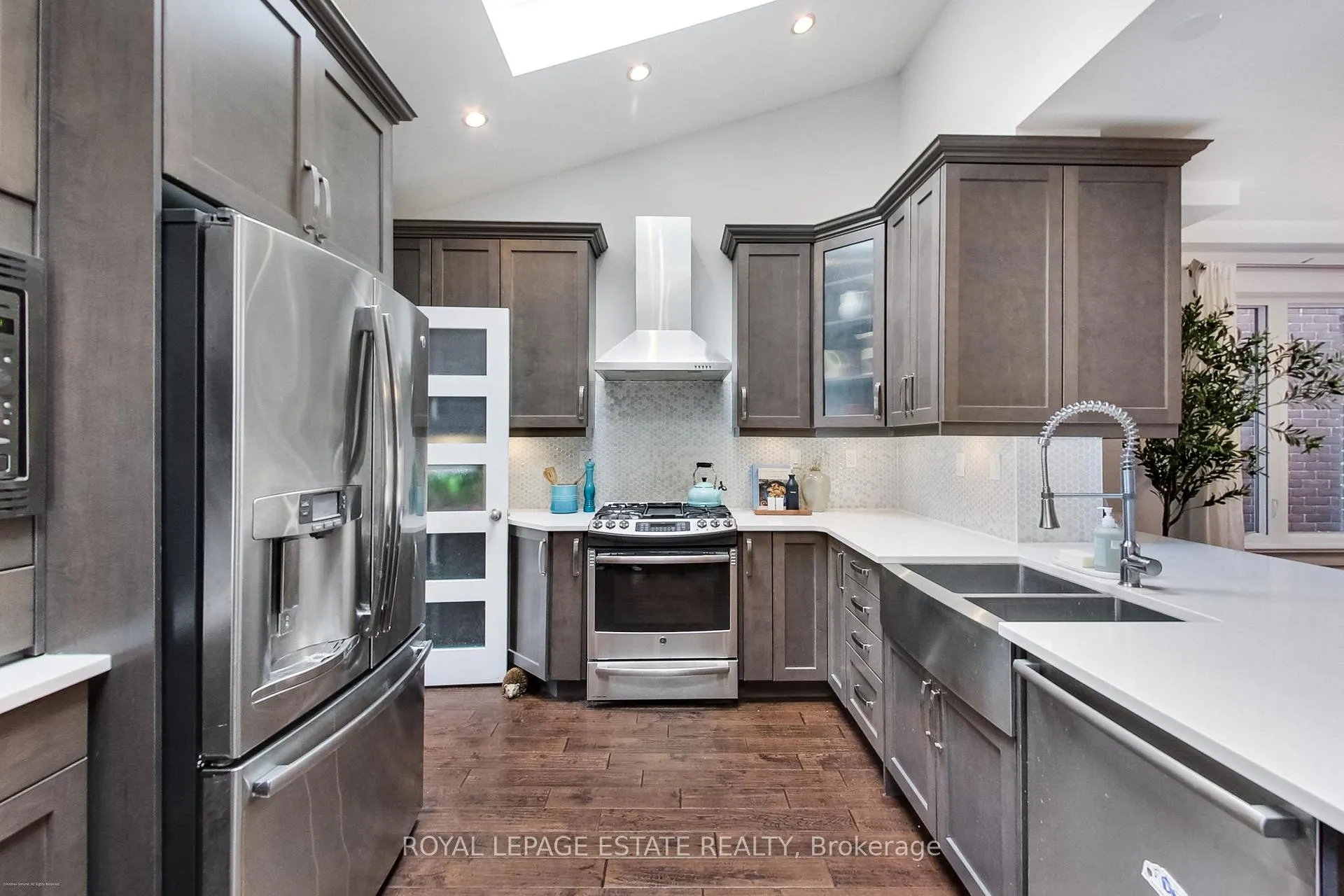 Photo 14 of 141 Drayton Avenue, Toronto, Woodbine Corridor — HOMEH