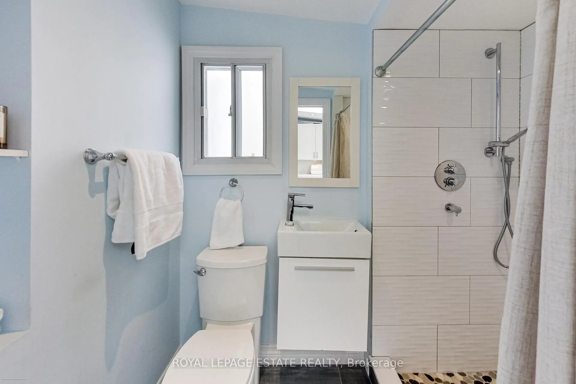 Photo 18 of 141 Drayton Avenue, Toronto, Woodbine Corridor — HOMEH