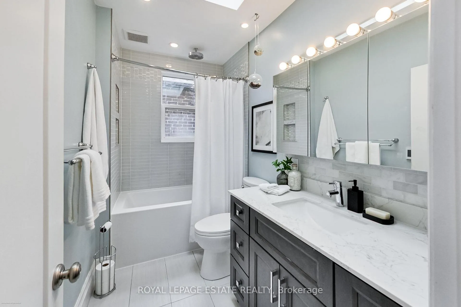 Photo 24 of 141 Drayton Avenue, Toronto, Woodbine Corridor — HOMEH