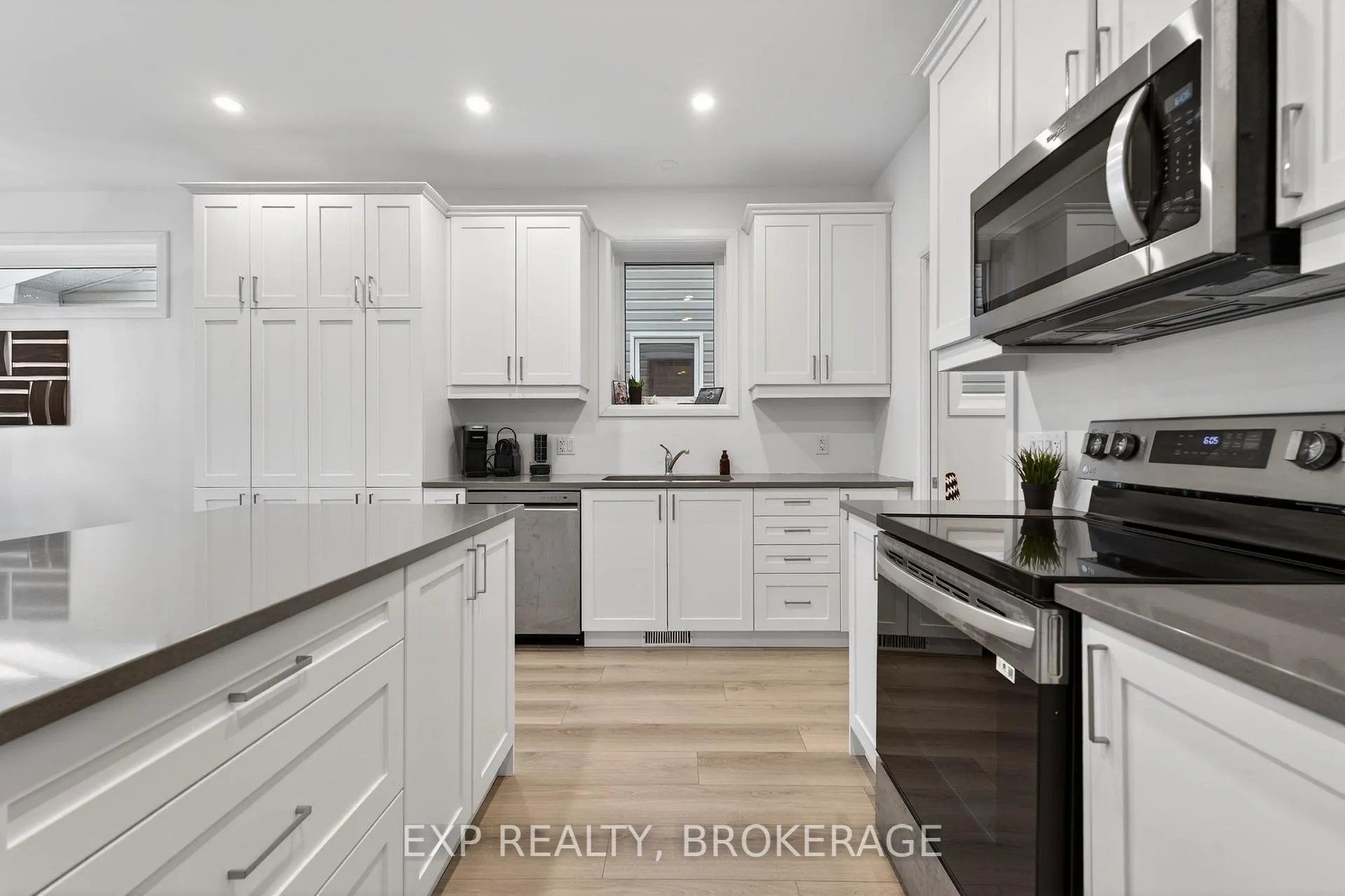 Photo 8 of 12 Walden Pond Drive, Loyalist, Amherstview — HOMEH
