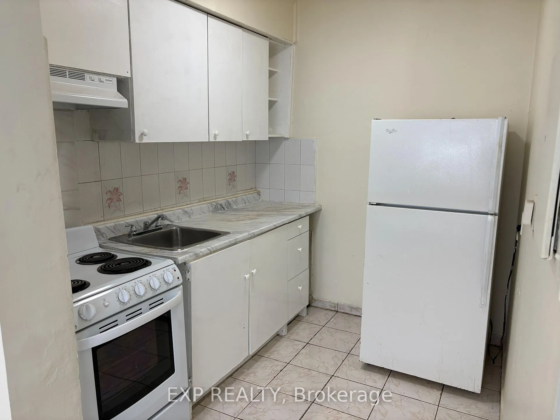 Photo 8 of Unit C5, 531 Caledonia Road, Toronto, Caledonia-Fairbank — HOMEH