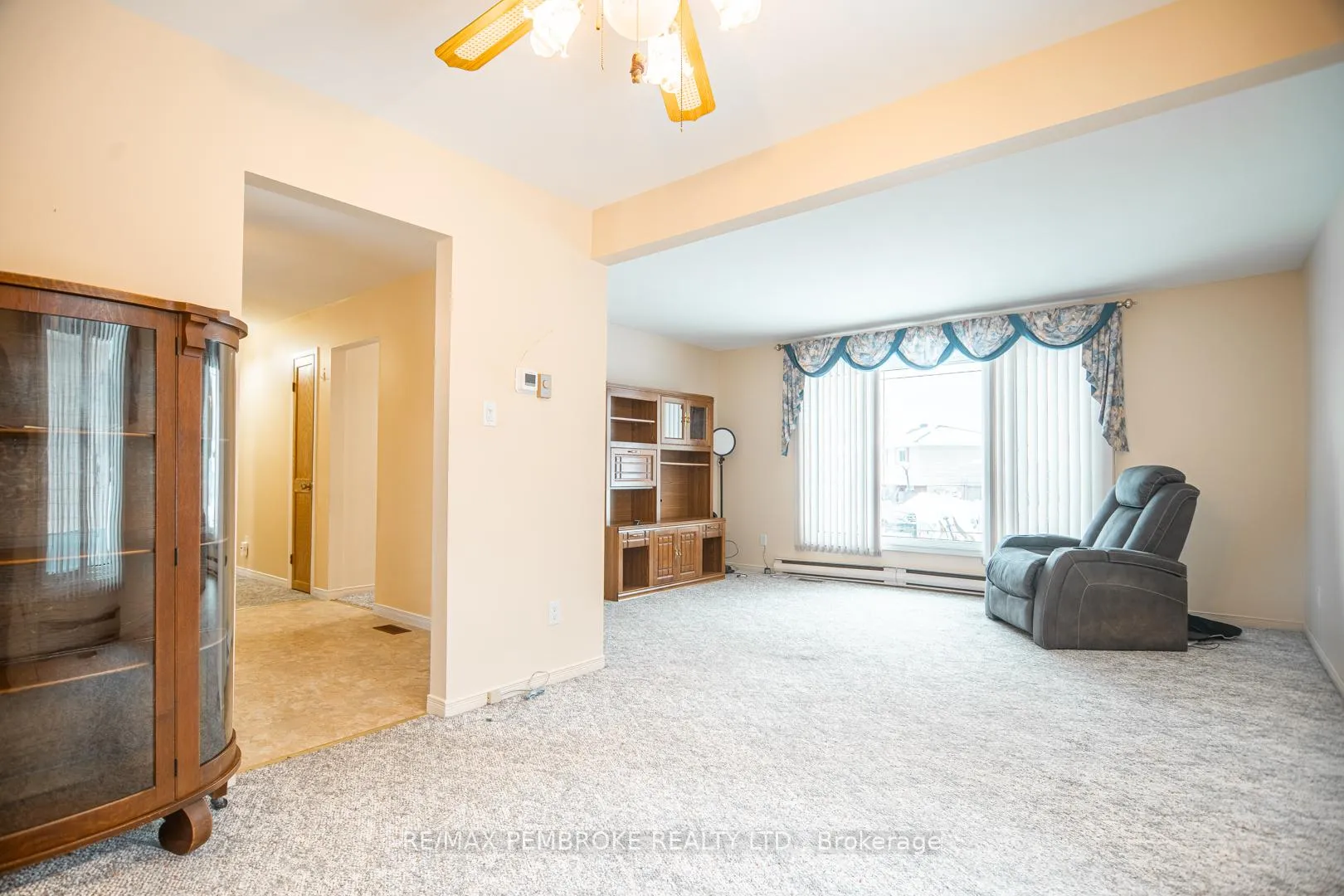 Photo 7 of 29 Lisa Crescent, Petawawa — HOMEH