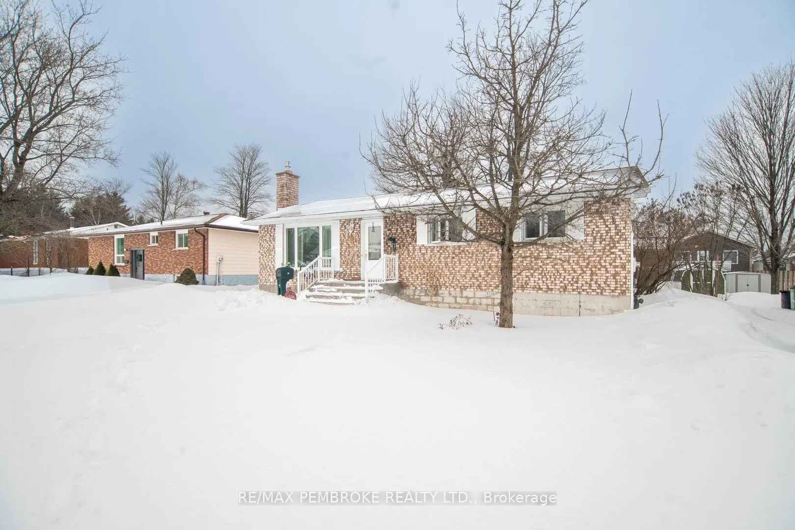 Photo 35 of 29 Lisa Crescent, Petawawa — HOMEH