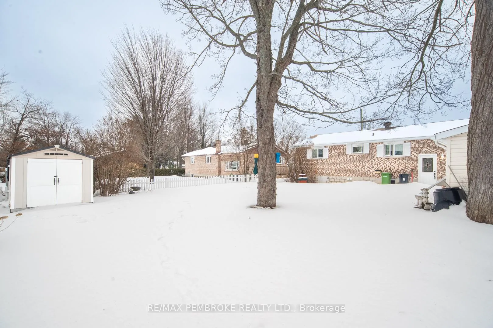 Photo 37 of 29 Lisa Crescent, Petawawa — HOMEH
