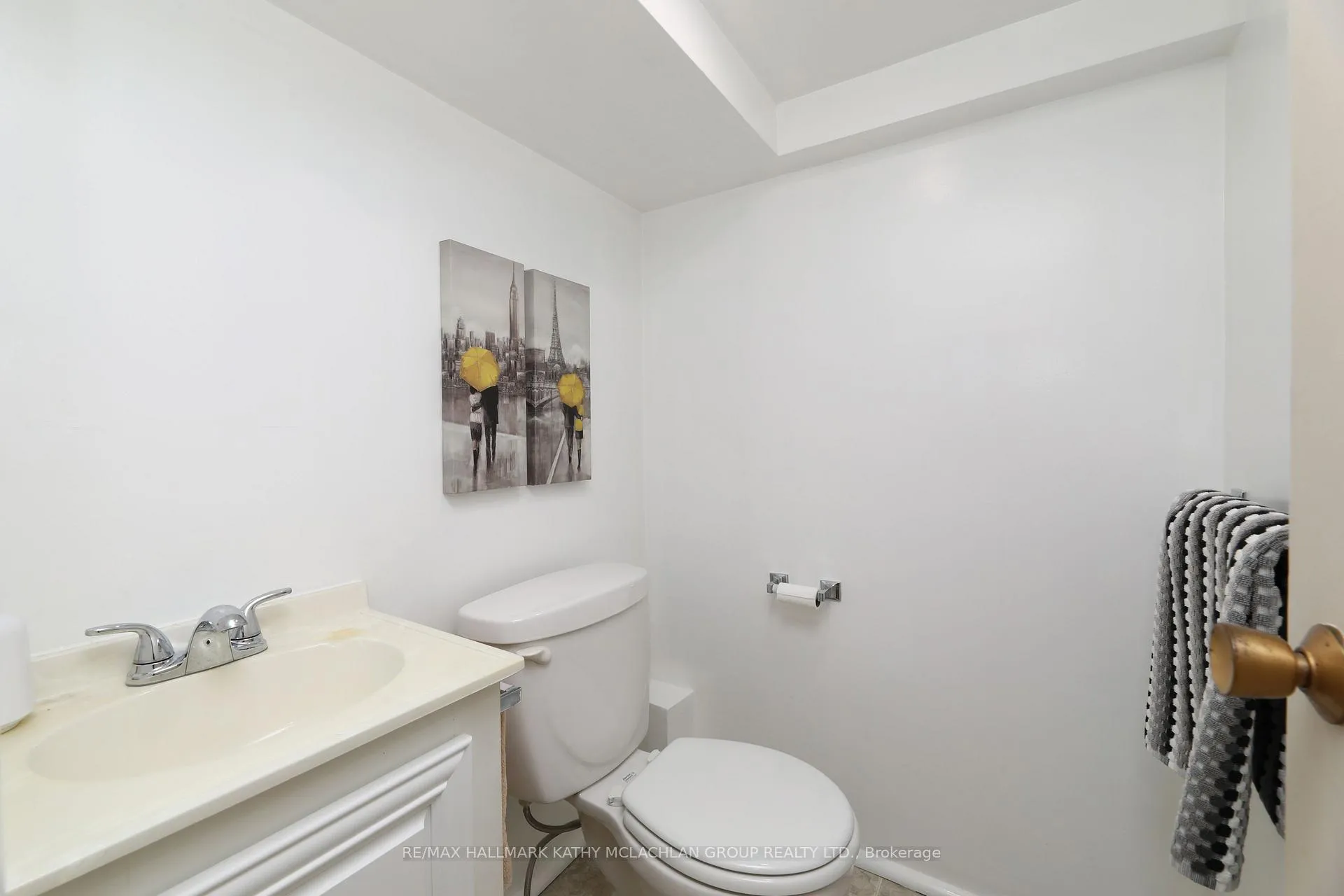 Photo 23 of 93 Donegall Drive, Toronto, Leaside — HOMEH