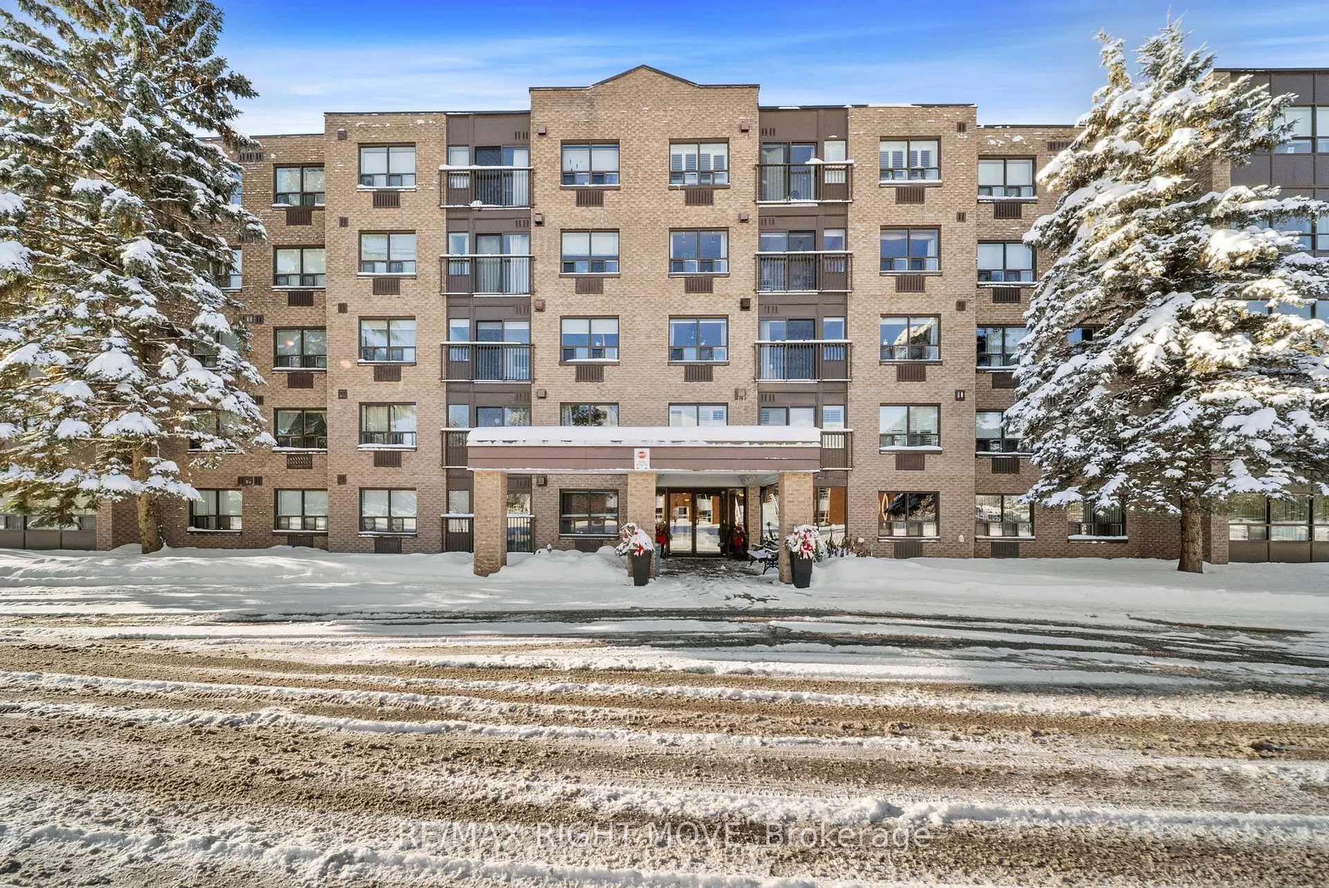 Front of Unit 204, 54 Fittons Road W