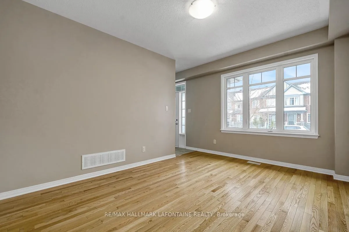 Photo 5 of 381 Sweetflag Street, Ottawa, Barrhaven - Longfields — HOMEH