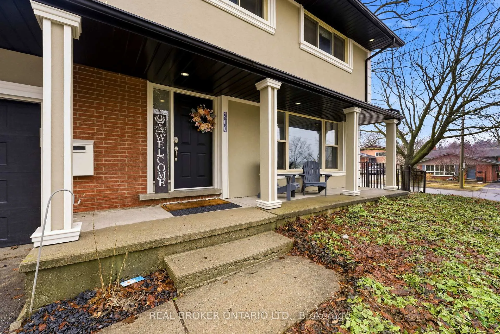 Photo 3 of 300 Stonybrook Drive, Kitchener — HOMEH