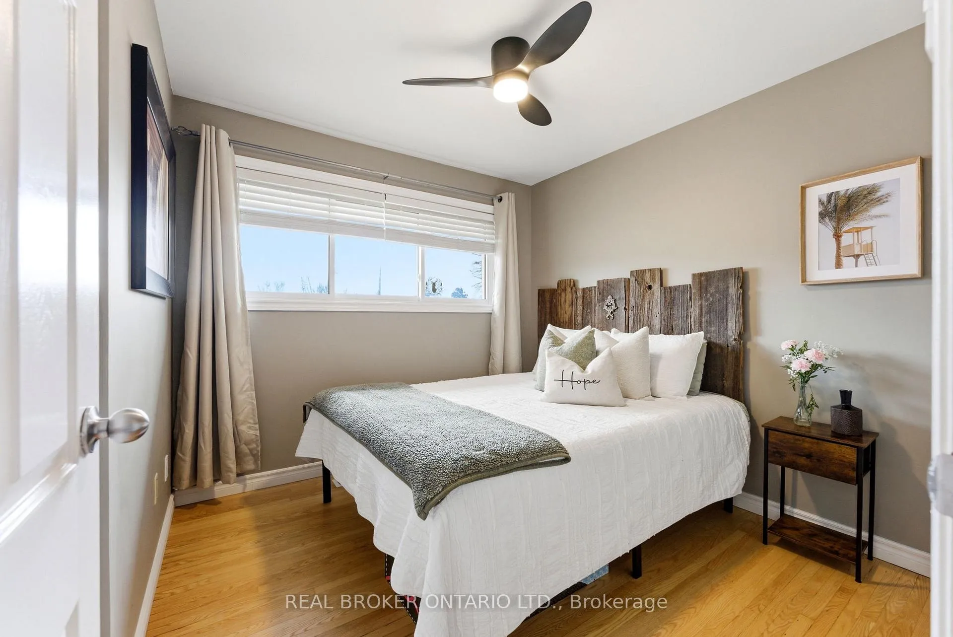 Photo 17 of 300 Stonybrook Drive, Kitchener — HOMEH
