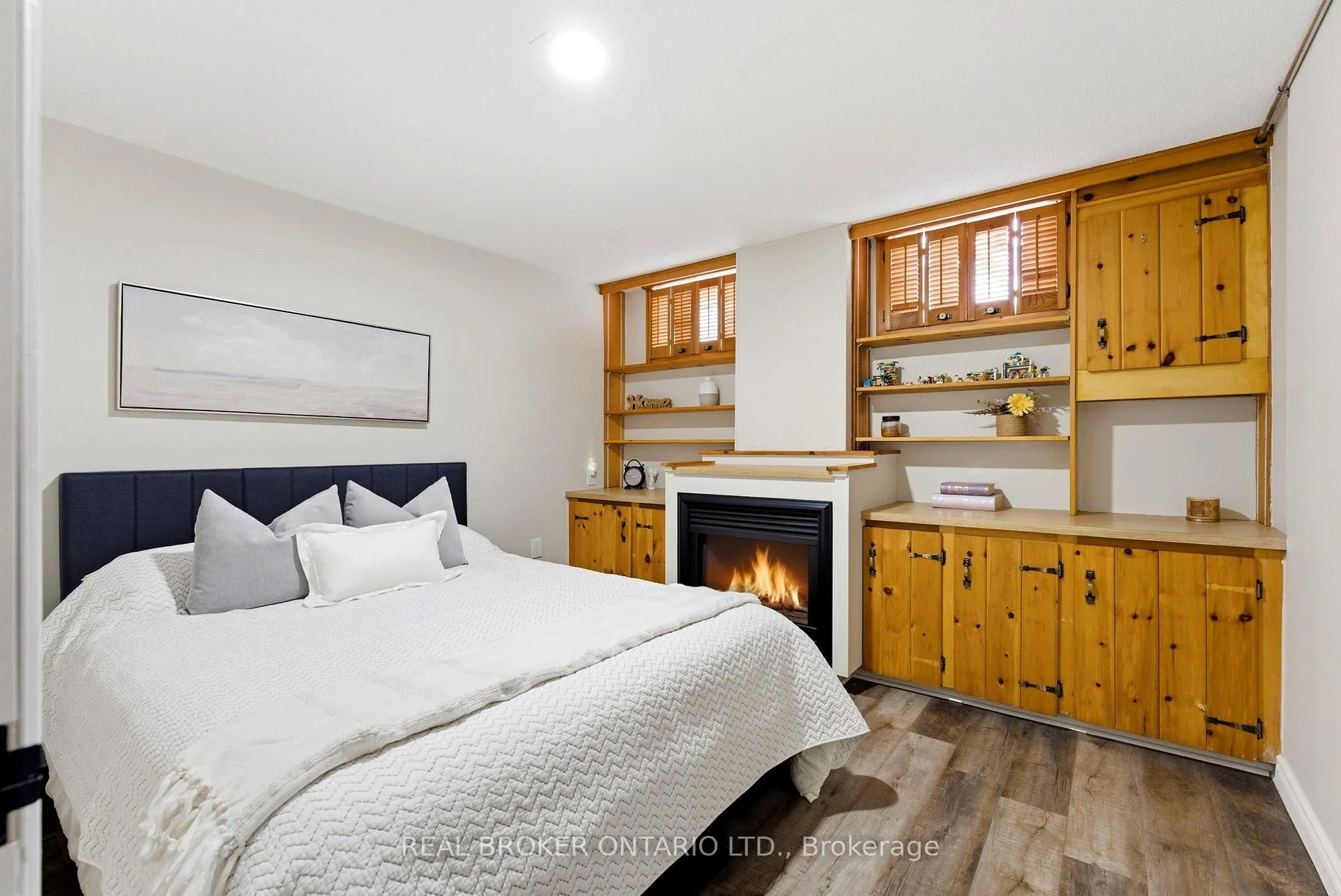 Photo 18 of 300 Stonybrook Drive, Kitchener — HOMEH