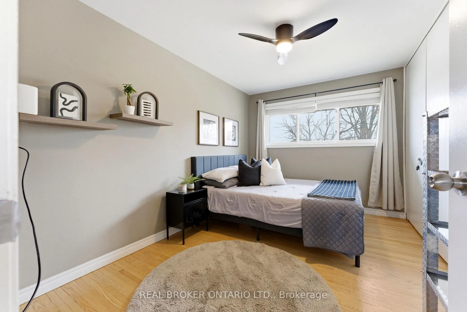 Photo 19 of 300 Stonybrook Drive, Kitchener — HOMEH