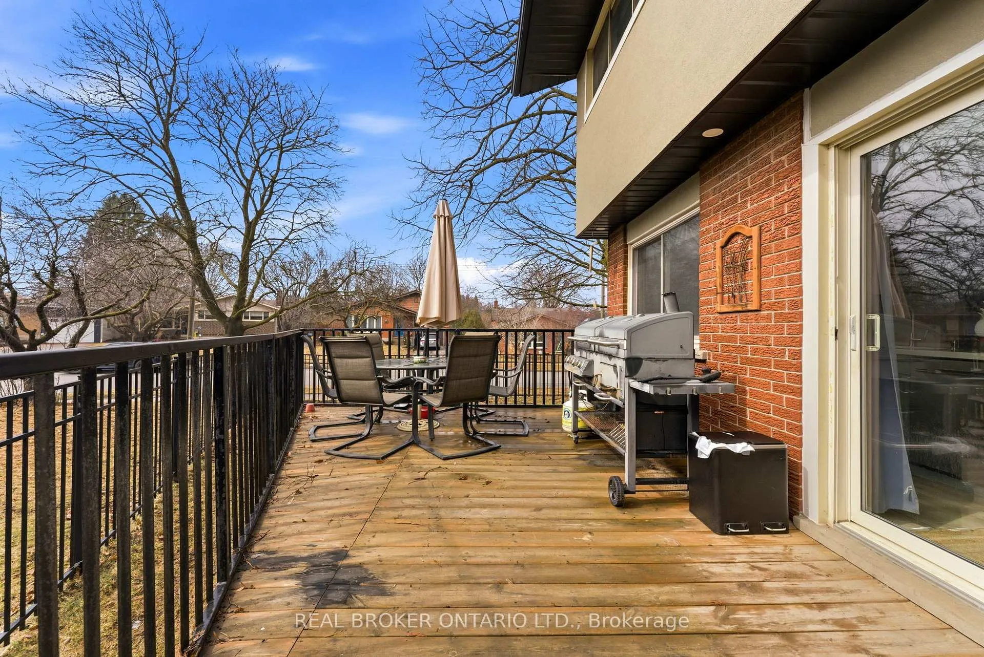 Photo 27 of 300 Stonybrook Drive, Kitchener — HOMEH