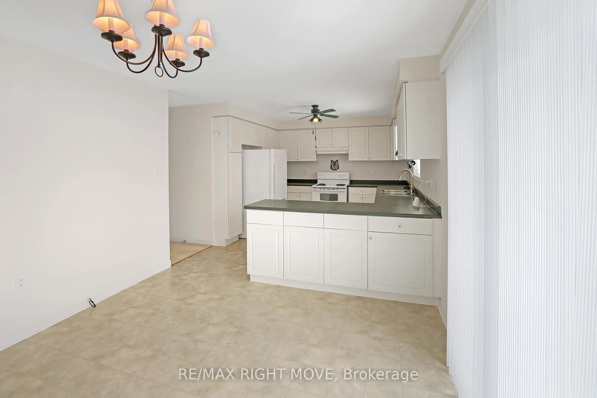 Photo 13 of 4 Carter Crescent, Orillia — HOMEH