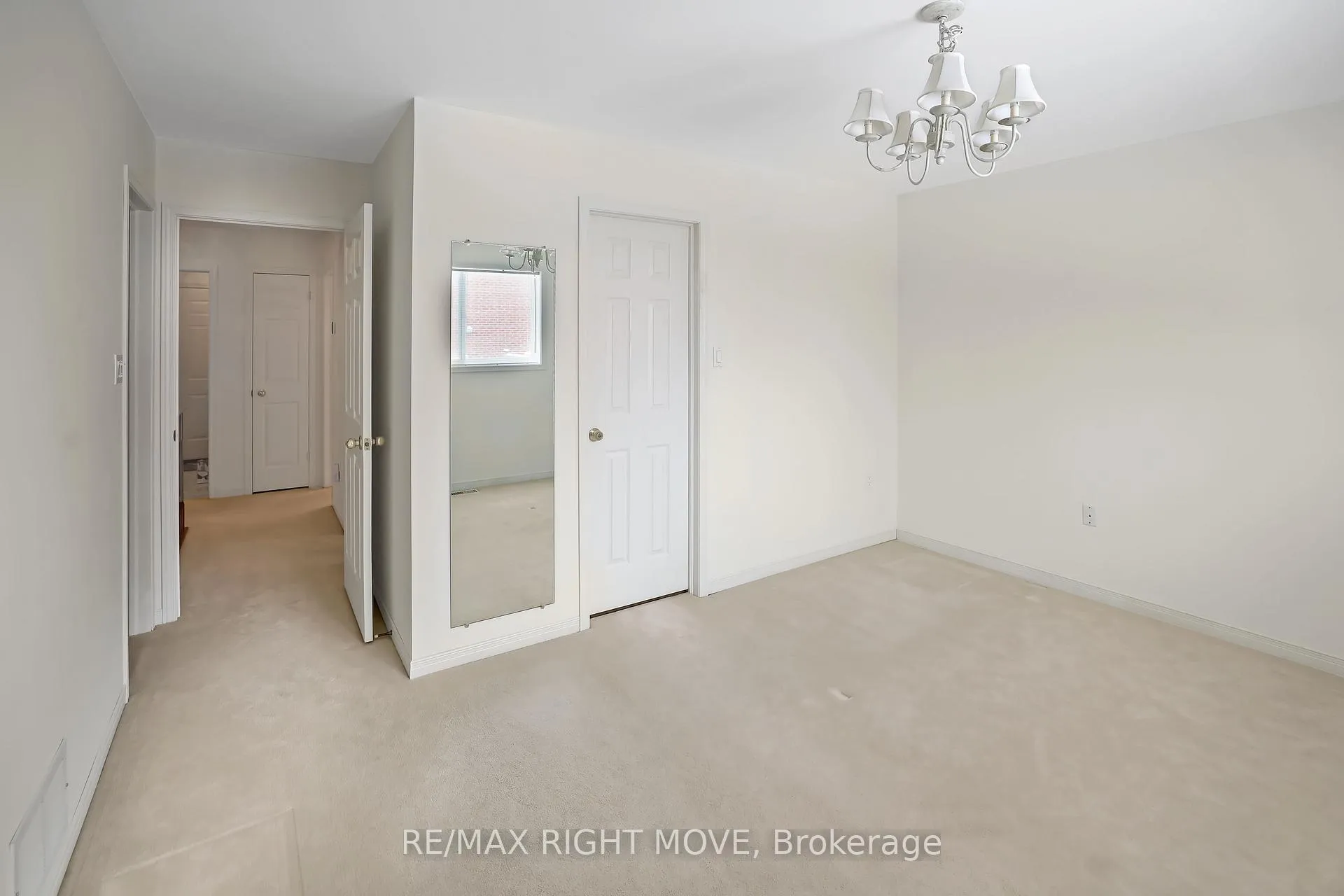 Photo 22 of 4 Carter Crescent, Orillia — HOMEH