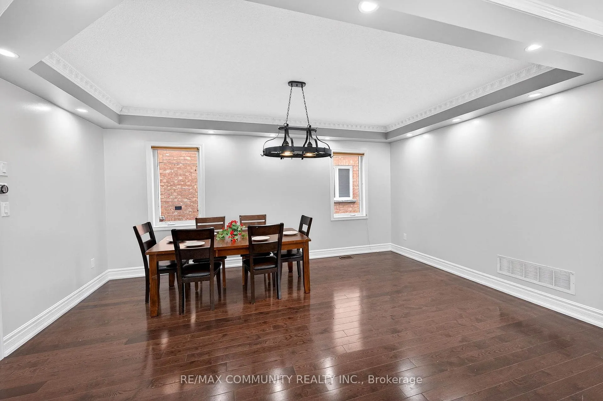 Photo 4 of 21 Berger Avenue, Markham, Box Grove — HOMEH