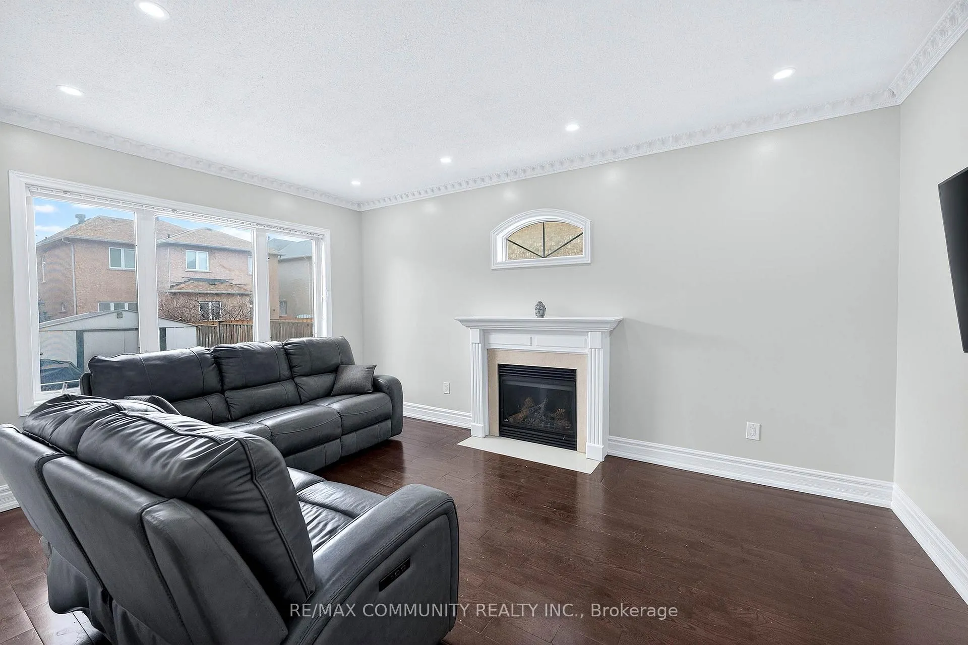 Photo 5 of 21 Berger Avenue, Markham, Box Grove — HOMEH