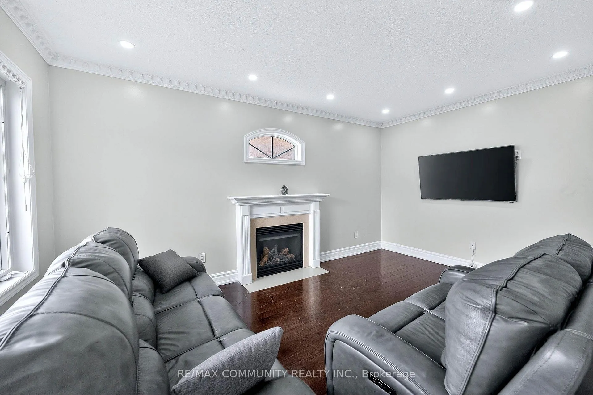 Photo 7 of 21 Berger Avenue, Markham, Box Grove — HOMEH