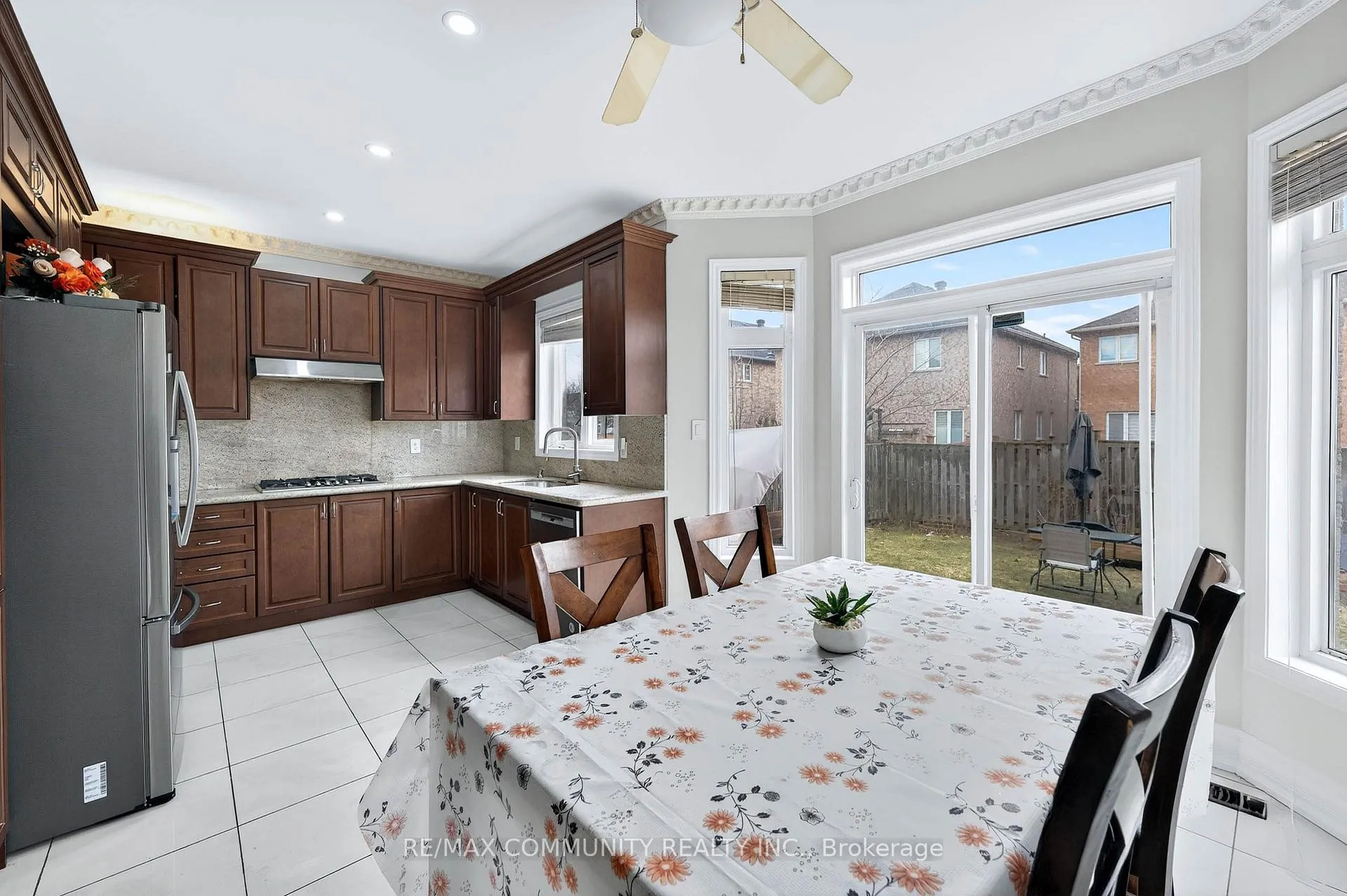 Photo 8 of 21 Berger Avenue, Markham, Box Grove — HOMEH