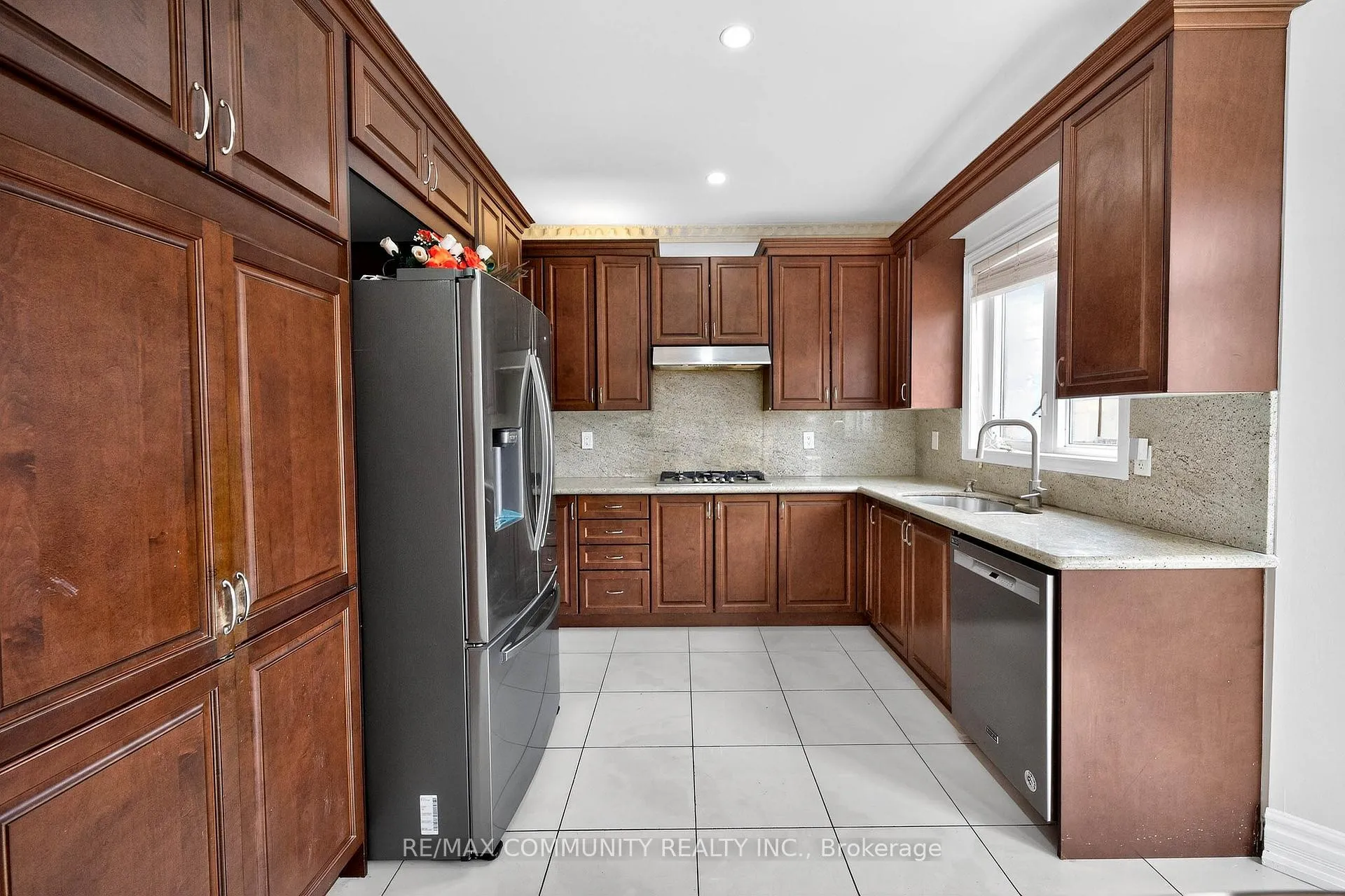 Photo 9 of 21 Berger Avenue, Markham, Box Grove — HOMEH