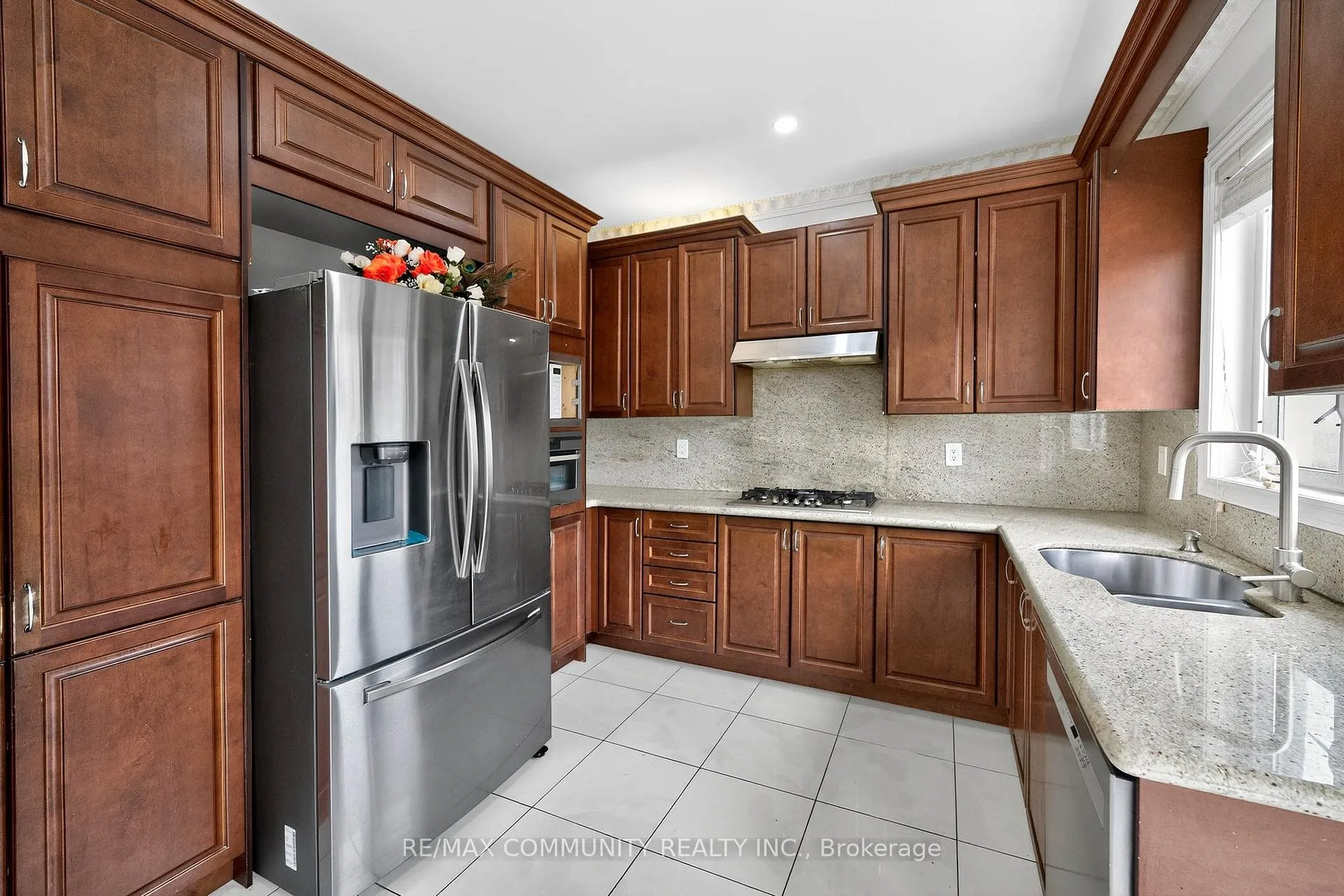 Photo 10 of 21 Berger Avenue, Markham, Box Grove — HOMEH