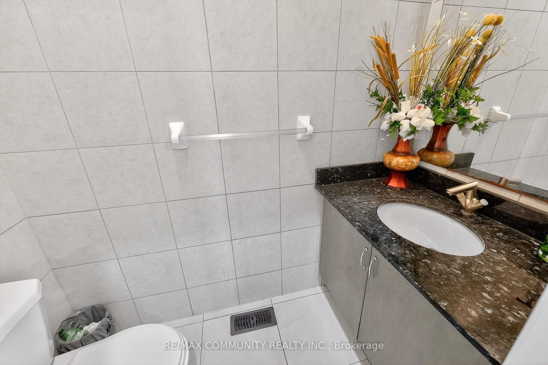 Photo 12 of 21 Berger Avenue, Markham, Box Grove — HOMEH