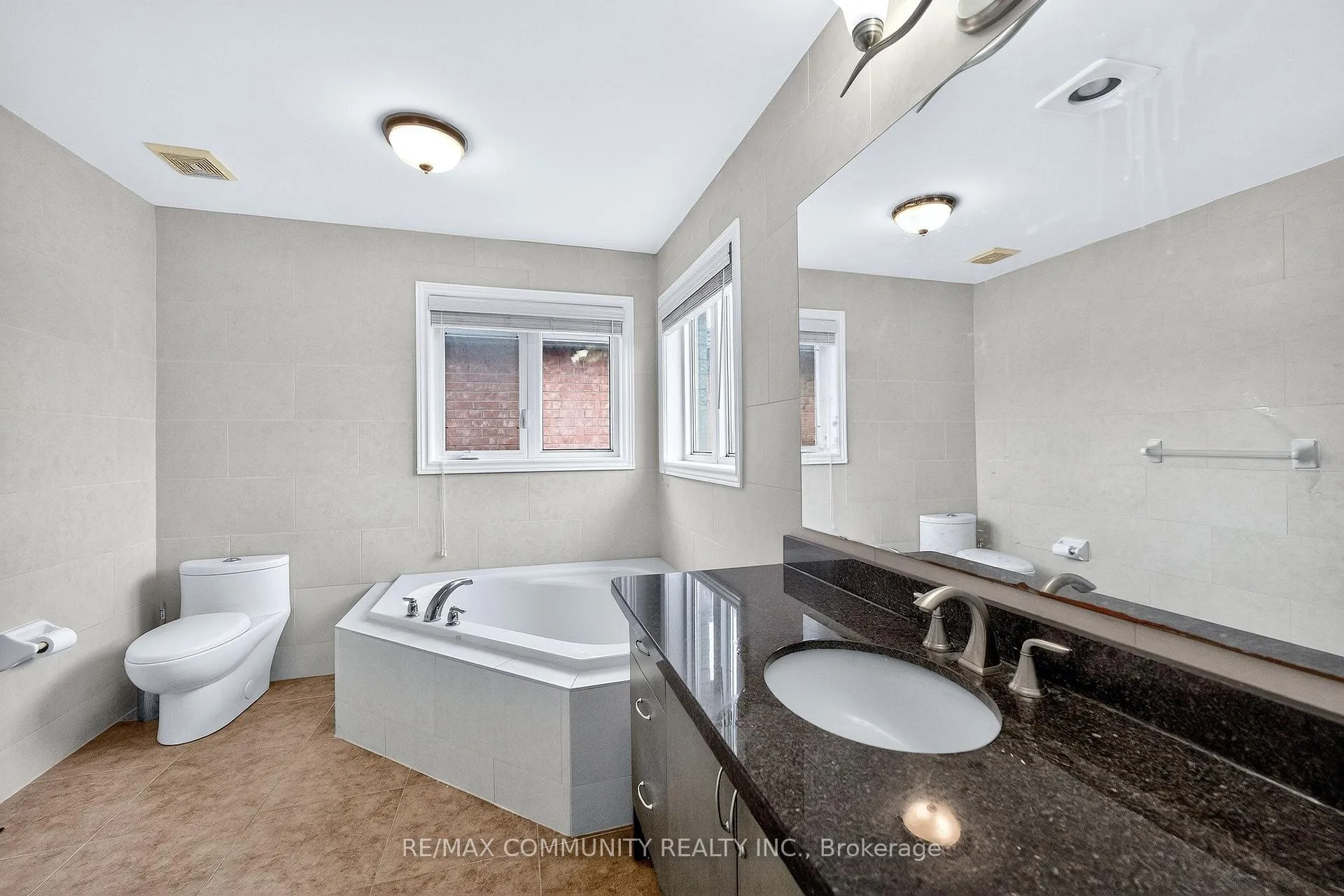 Photo 18 of 21 Berger Avenue, Markham, Box Grove — HOMEH