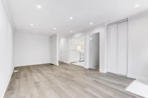 Photo 7 of 388 Pompano Court, Oshawa, Samac — HOMEH