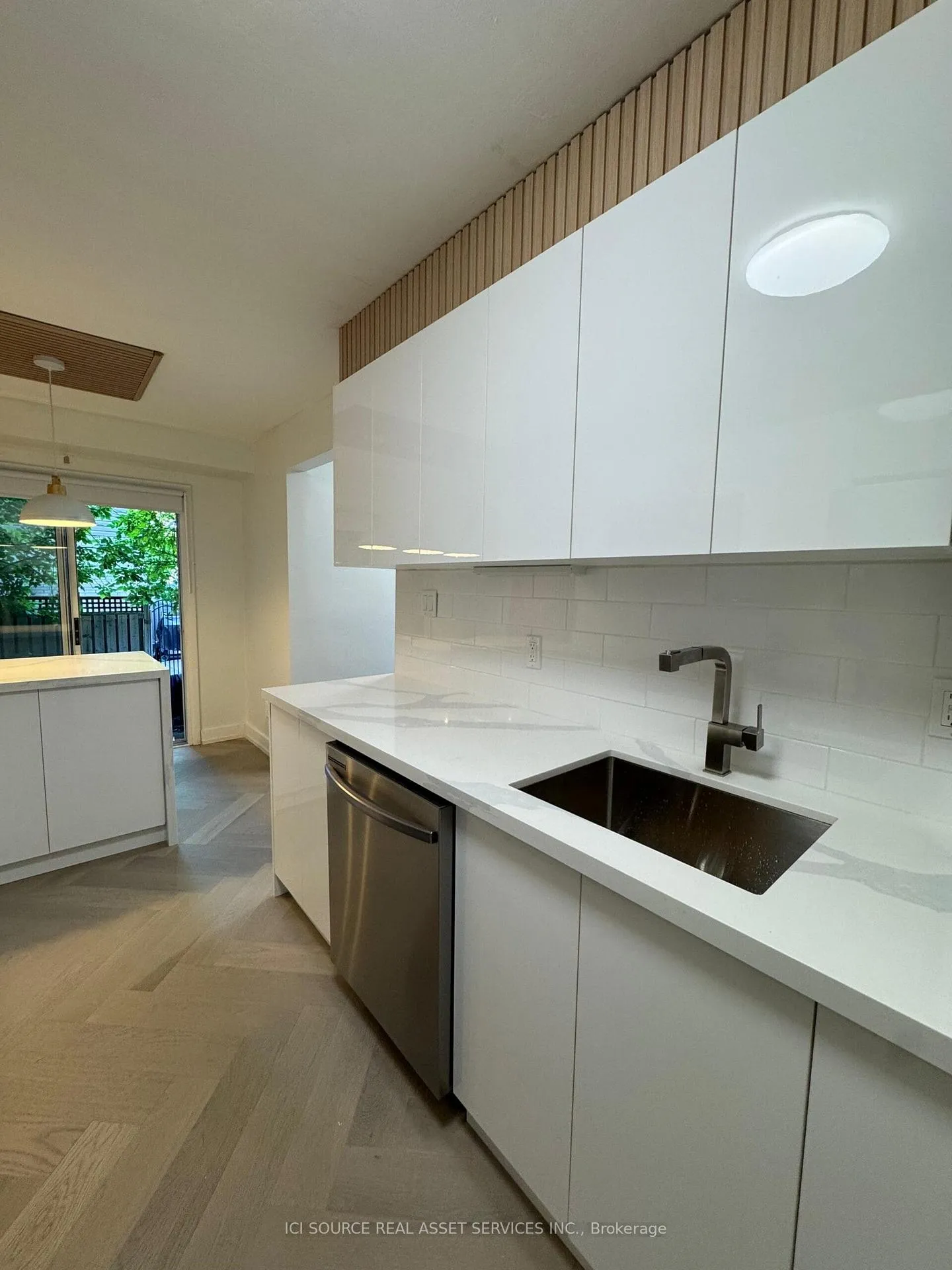Photo 4 of Unit 10, 914 Mohawk Road E, Hamilton, Lisgar — HOMEH