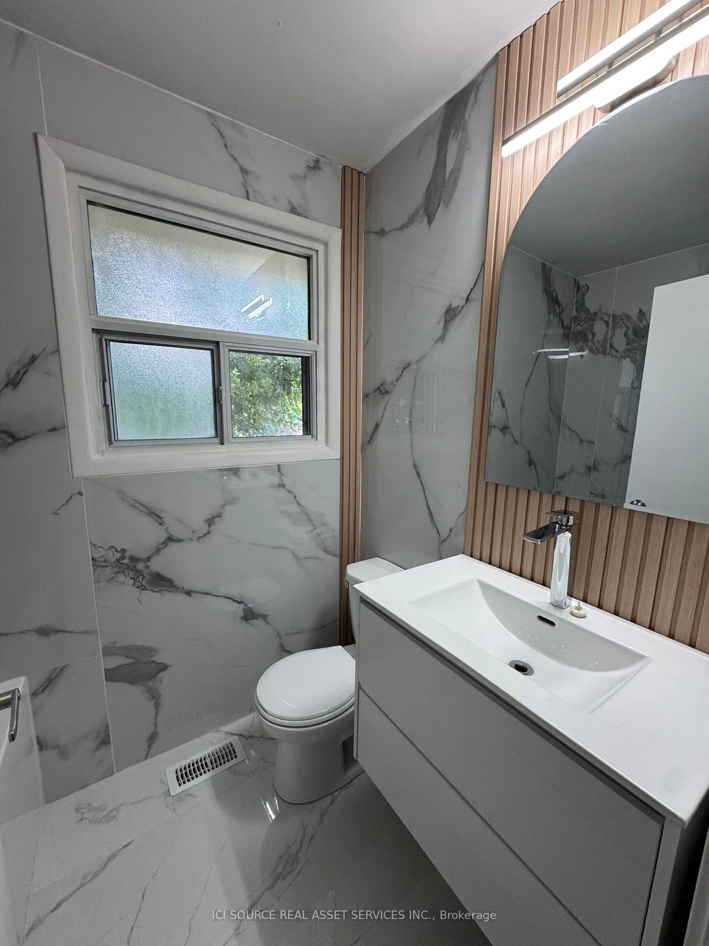 Photo 10 of Unit 10, 914 Mohawk Road E, Hamilton, Lisgar — HOMEH