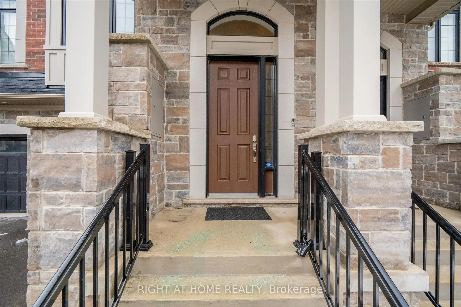 Photo 2 of 87 Dorian Drive, Whitby, Rural Whitby — HOMEH